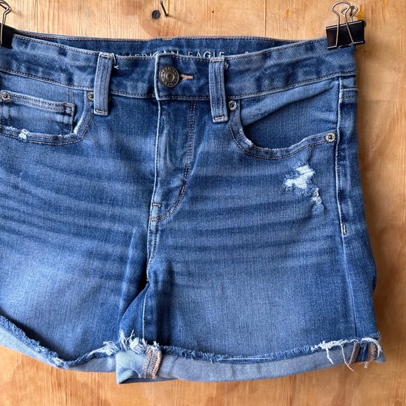 American Eagle The Dream Jean Midi Cut off distressed jean Short - Picture 12 of 12